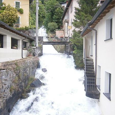 Casa In Riva Al Lago Varenna Luaran gambar