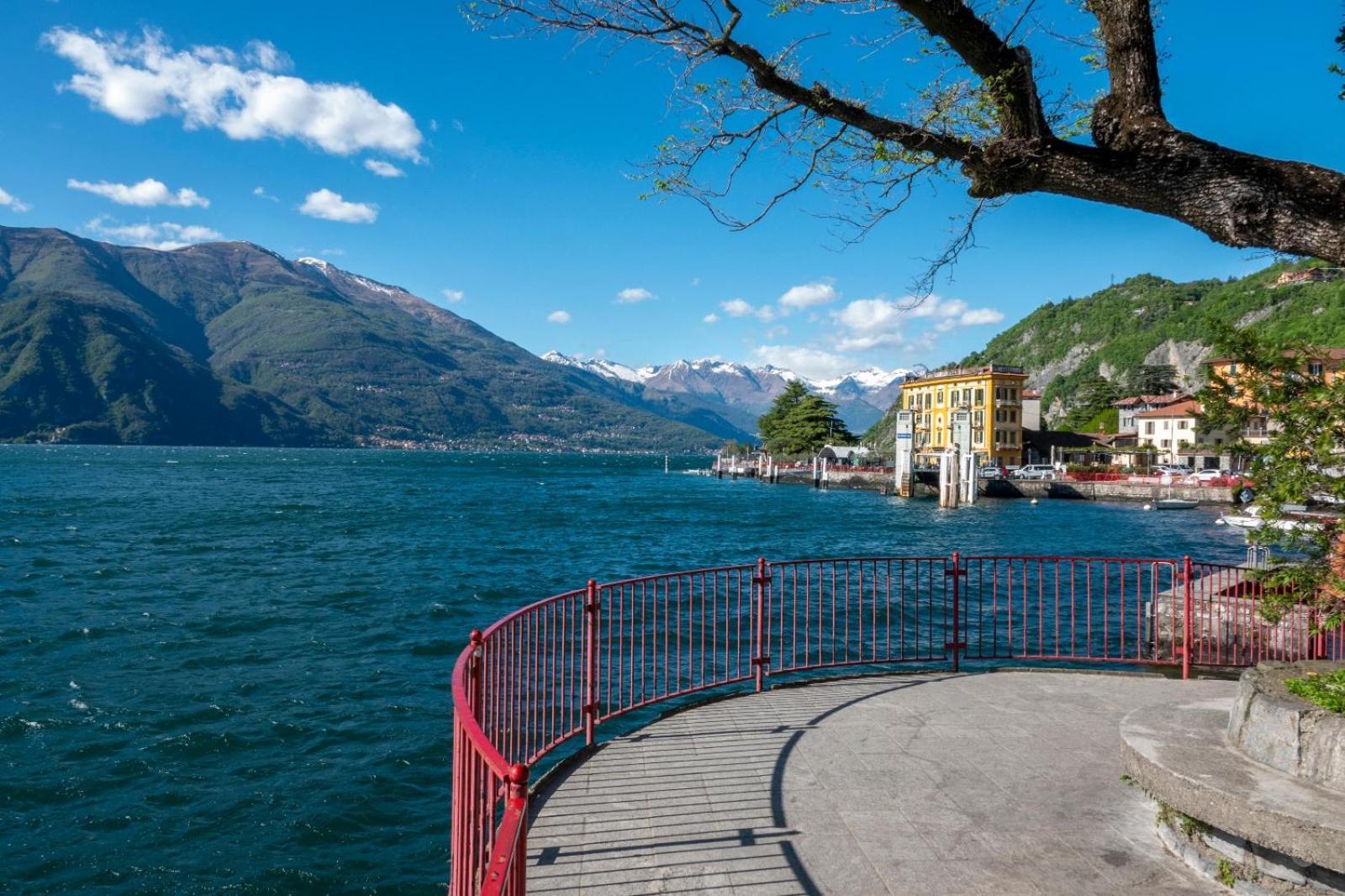 Casa In Riva Al Lago Varenna Luaran gambar