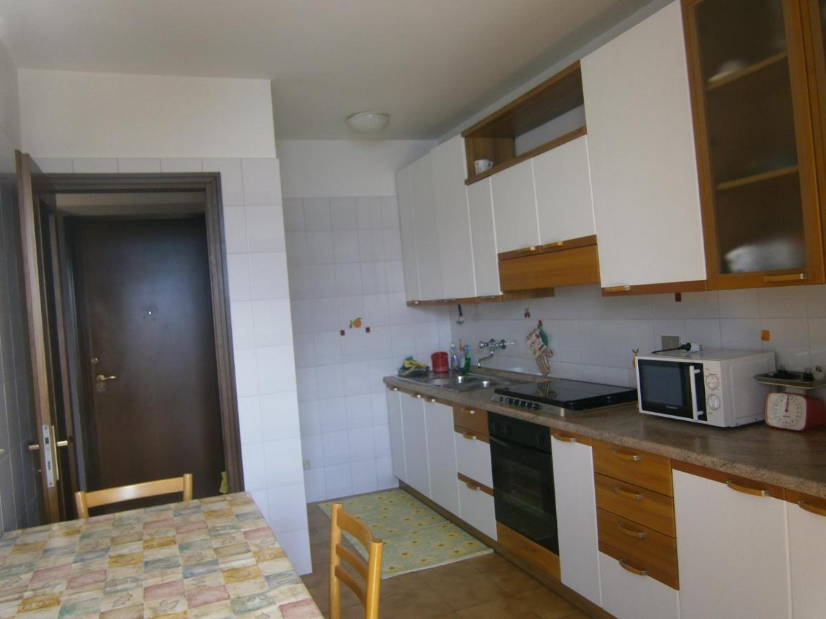 Casa In Riva Al Lago Varenna Luaran gambar