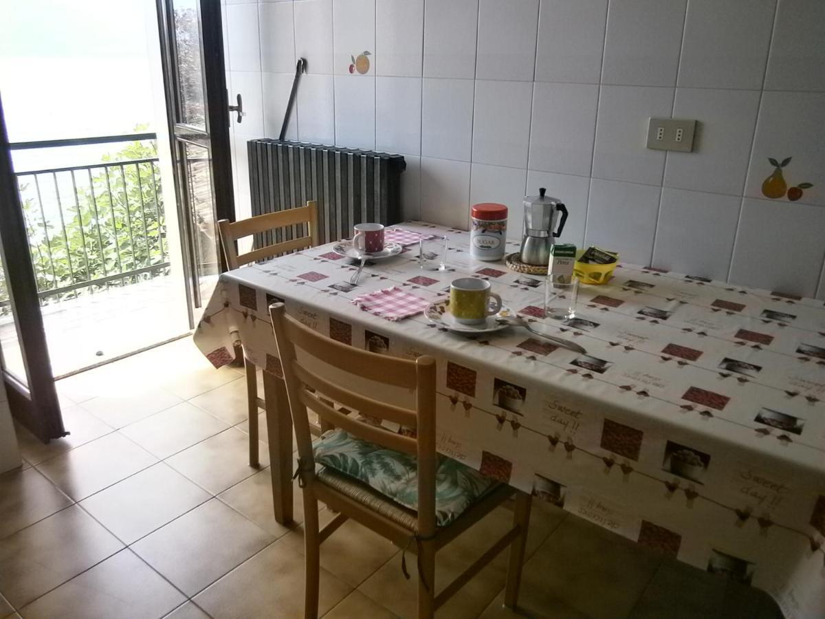 Casa In Riva Al Lago Varenna Luaran gambar