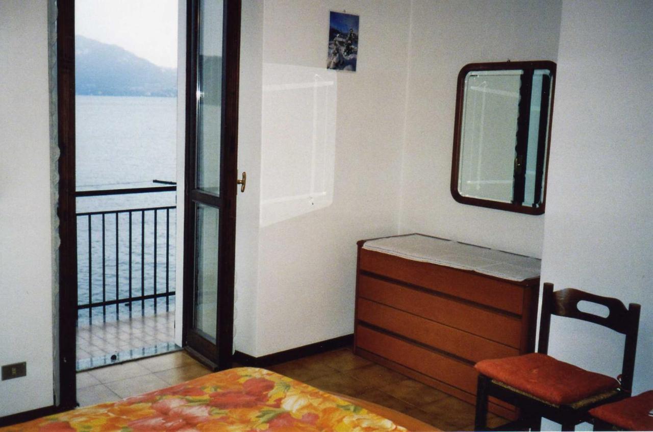 Casa In Riva Al Lago Varenna Luaran gambar