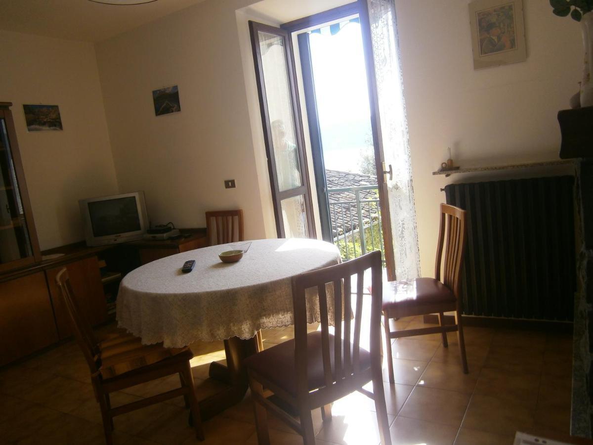 Casa In Riva Al Lago Varenna Luaran gambar