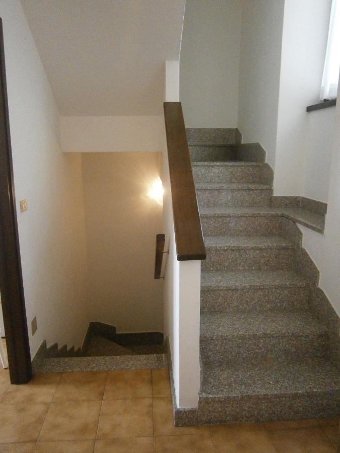 Casa In Riva Al Lago Varenna Luaran gambar