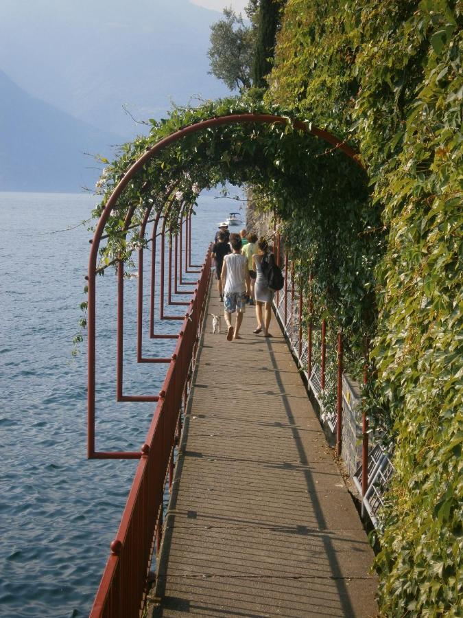 Casa In Riva Al Lago Varenna Luaran gambar